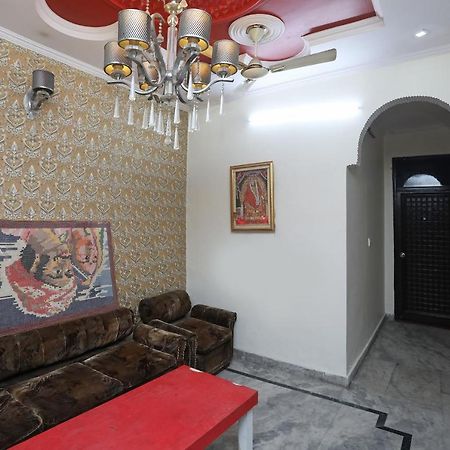 Oyo Stay The Castle Near M2K Cinemas Rohini Yeni Delhi Dış mekan fotoğraf