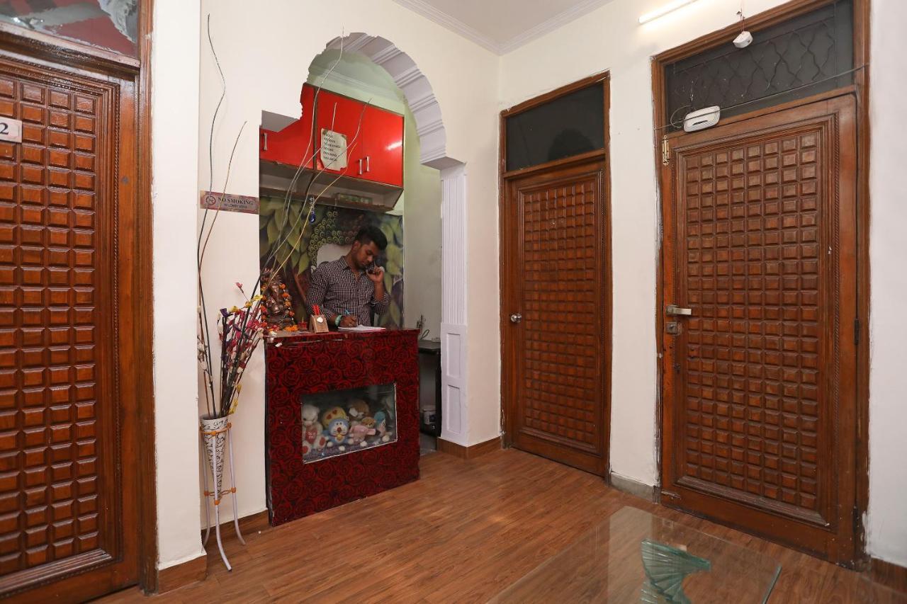 Oyo Stay The Castle Near M2K Cinemas Rohini Yeni Delhi Dış mekan fotoğraf