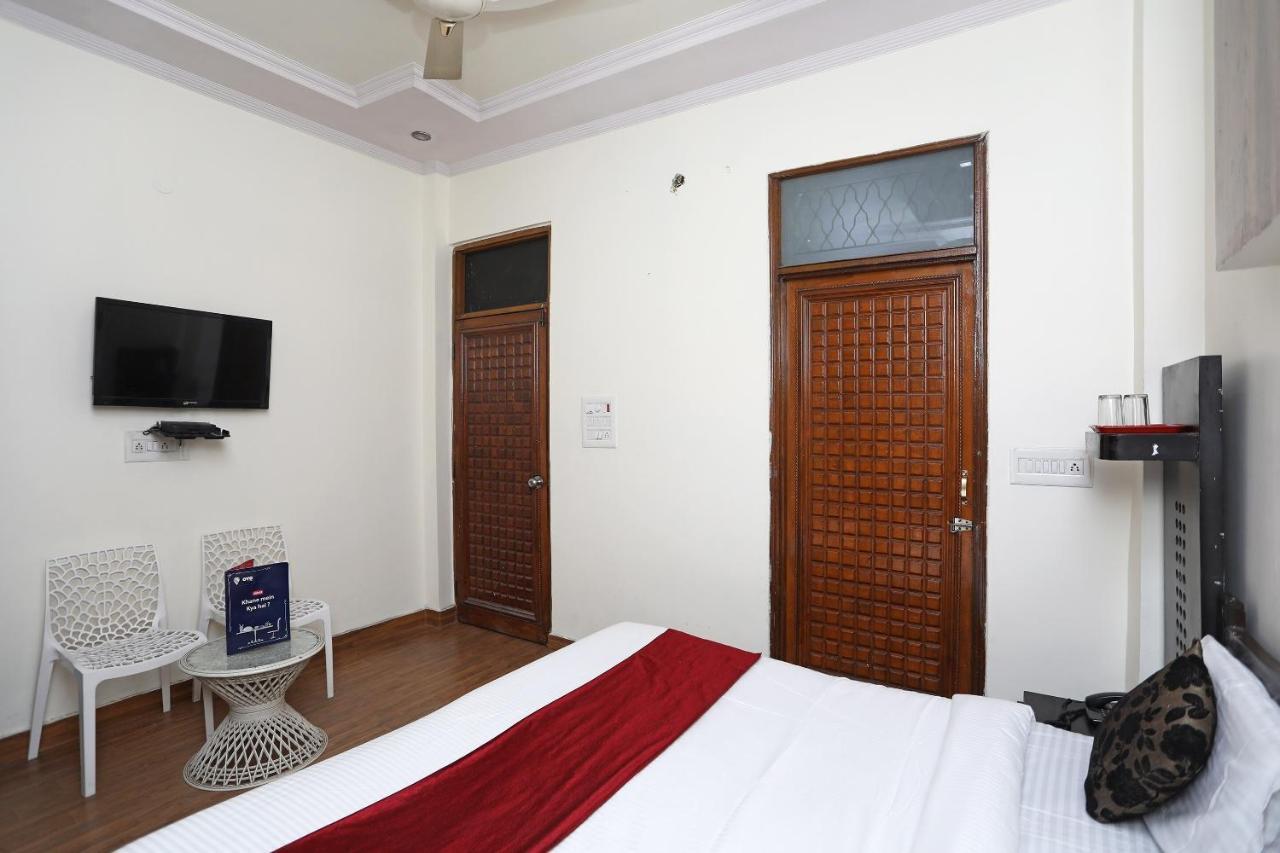 Oyo Stay The Castle Near M2K Cinemas Rohini Yeni Delhi Dış mekan fotoğraf