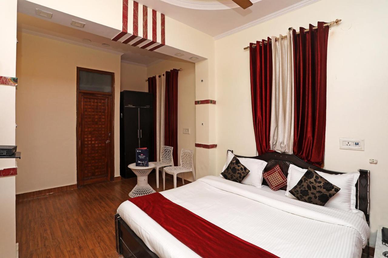 Oyo Stay The Castle Near M2K Cinemas Rohini Yeni Delhi Dış mekan fotoğraf