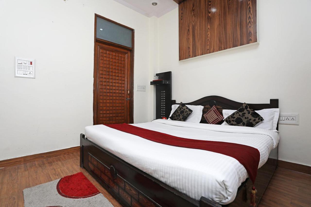 Oyo Stay The Castle Near M2K Cinemas Rohini Yeni Delhi Dış mekan fotoğraf