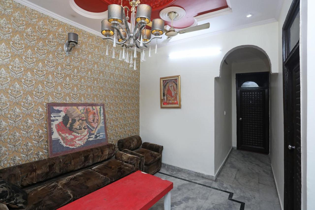 Oyo Stay The Castle Near M2K Cinemas Rohini Yeni Delhi Dış mekan fotoğraf